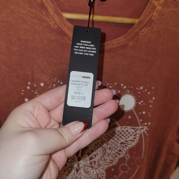 Fashion Nova rust orange washed T shirt butterfly graphic size large - Picture 4 of 5